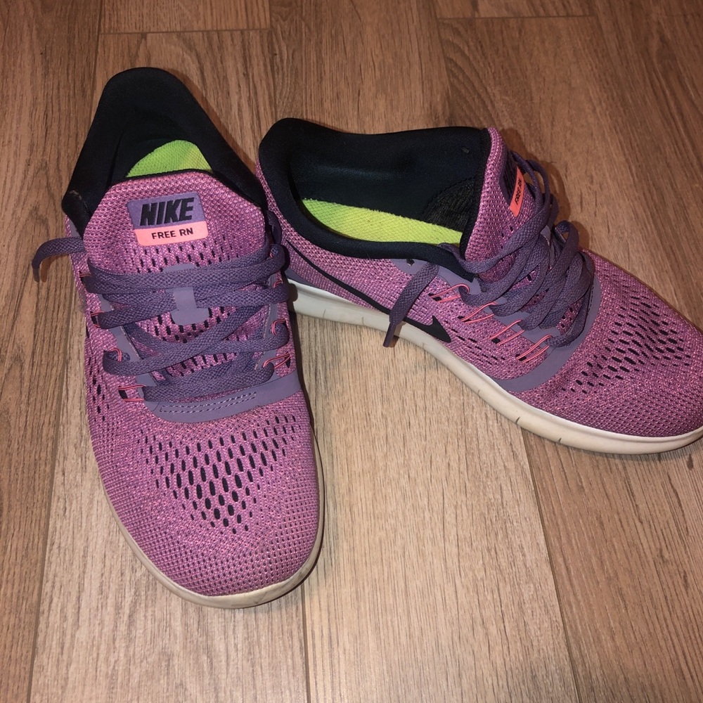 Nike tennis shoes